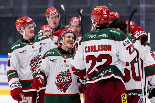 Modos spelare jublar