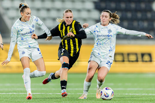 Pernille Sanvig of Häcken in action with Tessa Wullaert
