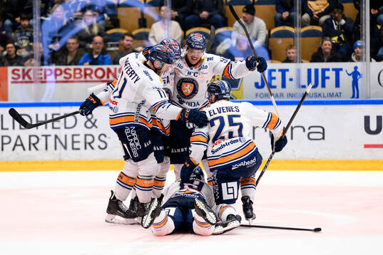 Växjös Reid Gardiner jublar