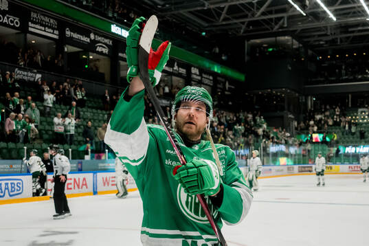 Rögles Linus Sandin jublar