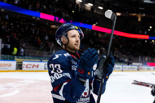 Linköpings Robin Kovacs jublar