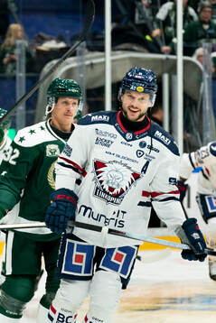 Linköpings Theodor Lennström  ishockeymatchen i SHL