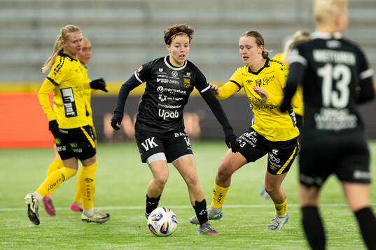 Umeås Isabelle Goldmann och Elfsborgs Ellen Nilsson