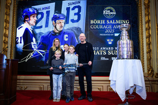 Mats Sundin with his wife Josephine and children Julian,