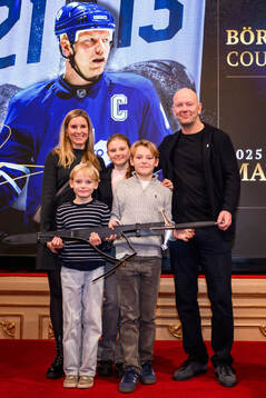 Mats Sundin with his wife Josephine and children Julian,