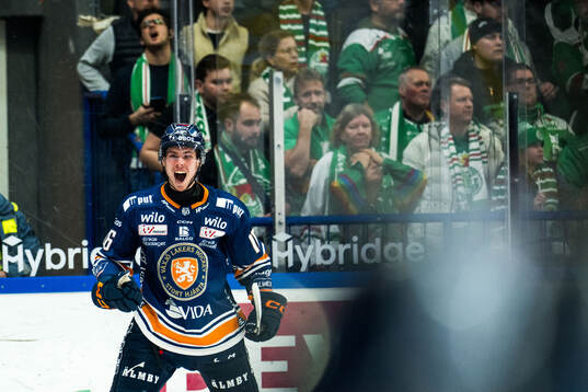 Växjös Ville Svensson jublar