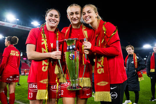 Brenna Lovera, Lauren Alison Davidson and Dilja Yr Zomers