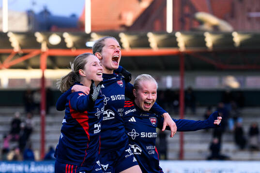 Rosengårds Hanna Andersson, Emilia Larsson och Anni