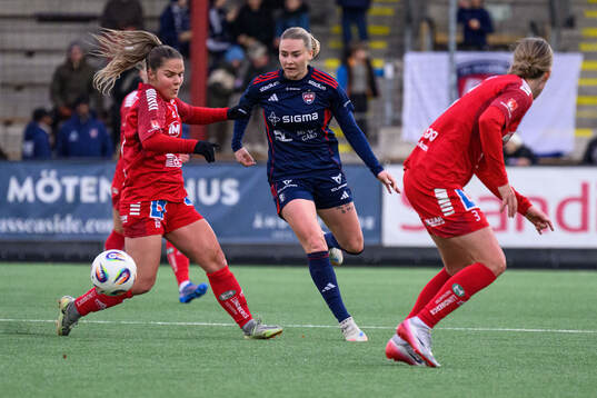 Linköpings Keera Michele Melenhorst och Rosengårds Emma