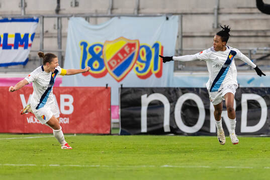 Djurgårdens Alexsandra Lobanova och Goodness Osigwe jublar