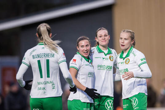 Hammarbys Vilma Emilia Koivisto jublar med Ellen