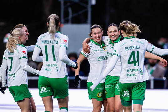 Hammarbys Vilde Hasund jublar med Ellen Wangerheim, Vilma