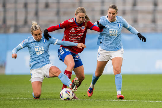 Malmö FFs Mia Persson och Vittsjös Linda Charlotta