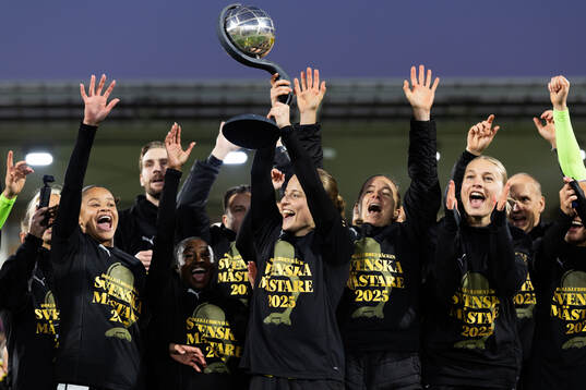 Häckens Anna Anvegård jublar med Kronprinsessan Victorias