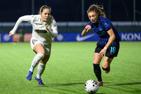 Alice Bergström of Häcken and Benedetta Glionna of Inter