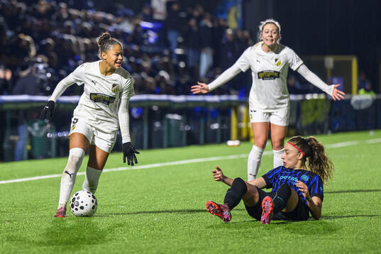 Felicia Schröder and Alice Bergström of Häcken and