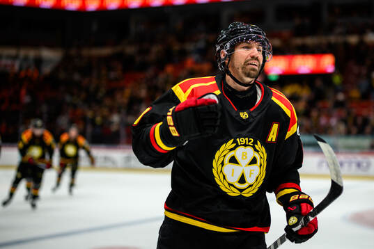 Brynäs Anton Rödin jublar