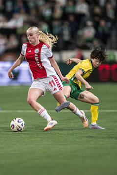 Bo van Egmond of Ajax and Asato Miyagawa of Hammarby