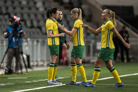 Simone Boye Sørensen and Alice Carlsson of Hammarby