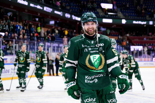 Färjestads Linus Johansson jublar