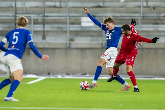 Norrby IFs Max Andersson och Utsiktens Malkolm Moenza