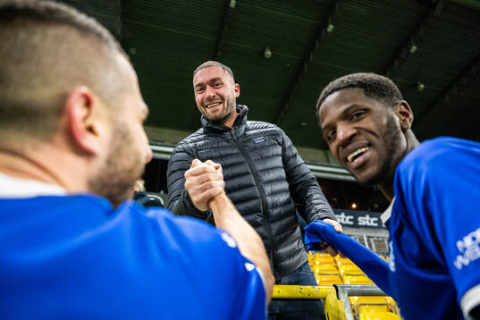 GAIS målvakt Mergim Krasniqi jublar med Norrbys Alen