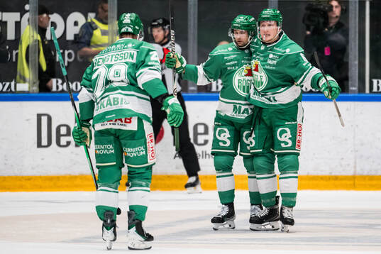 Rögles Daniel Zaar och Paul LaDue jublar