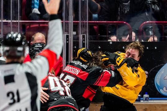Malmö Redhawks Johan Ivarsson och Skellefteås Pär
