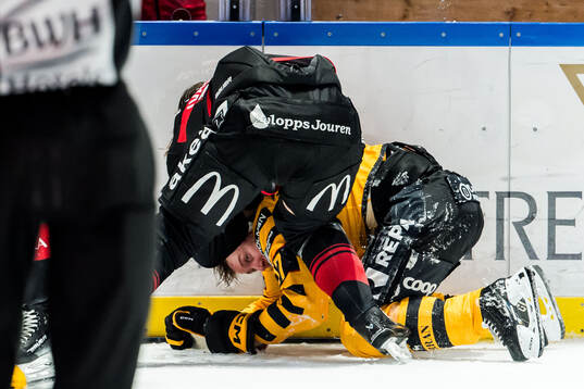 Malmö Redhawks Johan Ivarsson och Skellefteås Pär