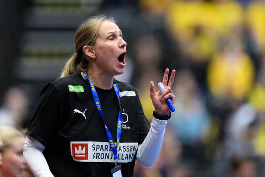 Head coach Helle Thomsen of Denmark