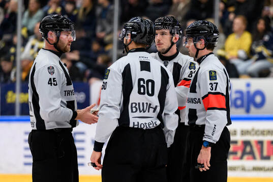 Linjedomare Andréas Svensson Linjedomare Örjan Åhlén