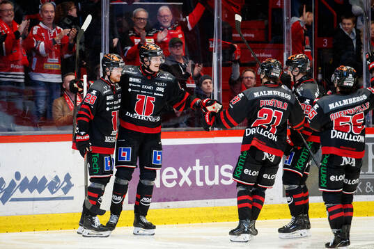 Örebros Linus Arnesson och Milton Oscarson jublar