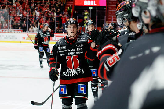 Örebros Melvin Fernström jublar