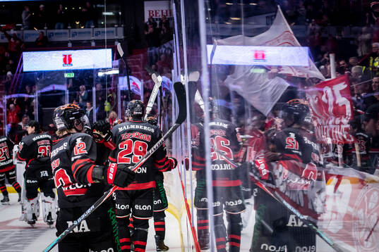 Örebros Noah Steen och Milton Oscarson jublar