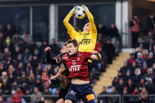 Örgrytes Christoffer Styffe och målvakt Hampus Gustafsson