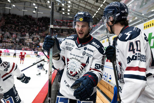 Linköpings Theodor Lennström jublar