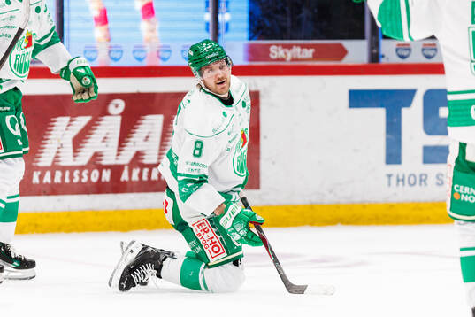 Rögles Linus Sandin jublar