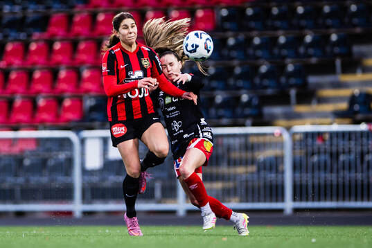 Brommapojkarnas Julia Olsson och KIF Örebros Ella Frost