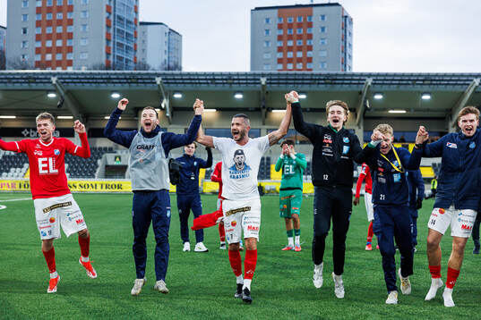 Norrbys spelare jublar