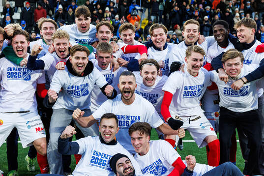 Norrbys spelare jublar