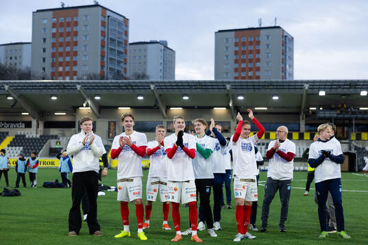 Norrbys spelare jublar