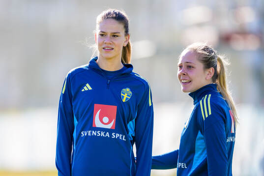 Bella Andersson and Alice Bergström of the women's