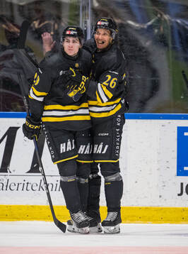 AIKs Daniel Ljungman och Oscar Nord jublar