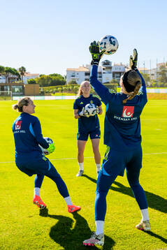 Goalkeeper Jennifer Falk, goalkeeper Moa Öhman, goalkeeper
