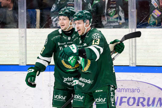 Färjestads Luke Philp och Joel Kellman jublar