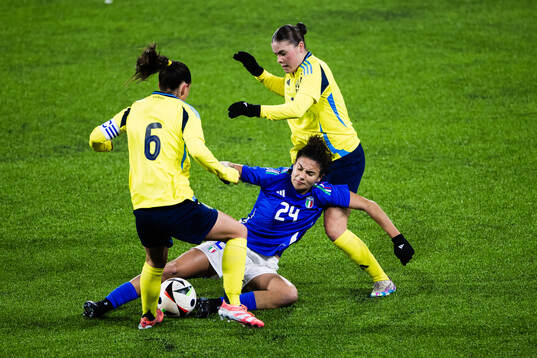 Emilia Pelgander and Hanna Wijk of Sweden against Gaia