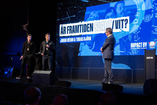 Domare Johan Wedin och Tobias Björk