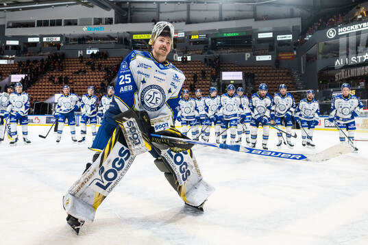Leksands målvakt Robin Christoffersson jublar