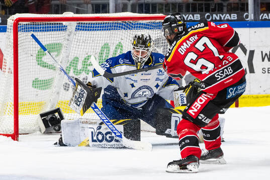 Leksands målvakt Robin Christoffersson räddar straff av