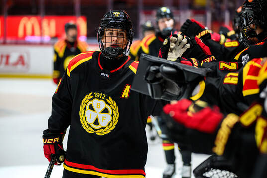 Brynäs Jenniina Nylund jublar